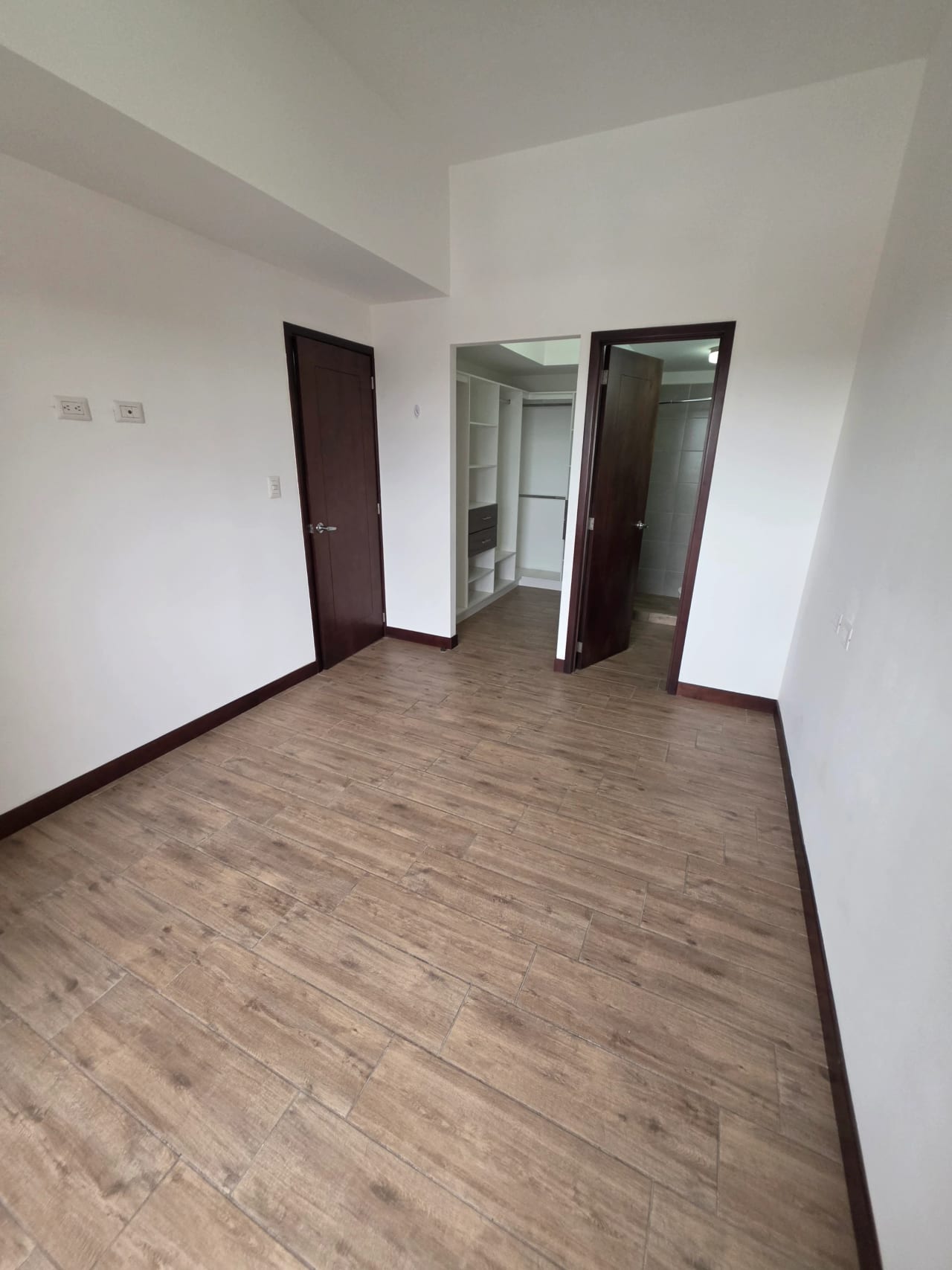 Renta Casalini zona 10 2 hab — Apartamento en Alquiler en Casalini Diagonal 6, Zona 10, Guatemala, Ciudad — foto 6 de 9