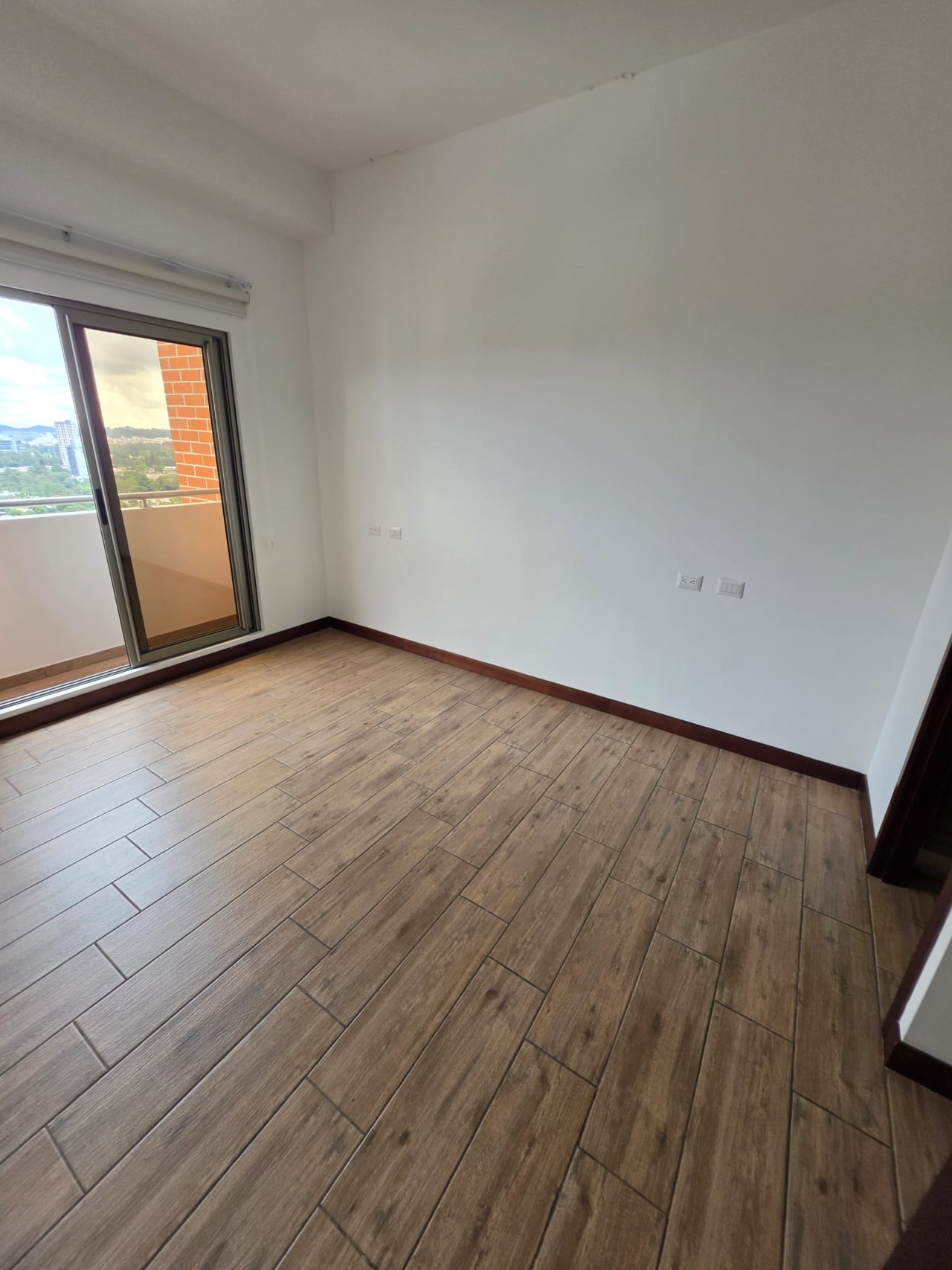Renta Casalini zona 10 2 hab — Apartamento en Alquiler en Casalini Diagonal 6, Zona 10, Guatemala, Ciudad — foto 7 de 9