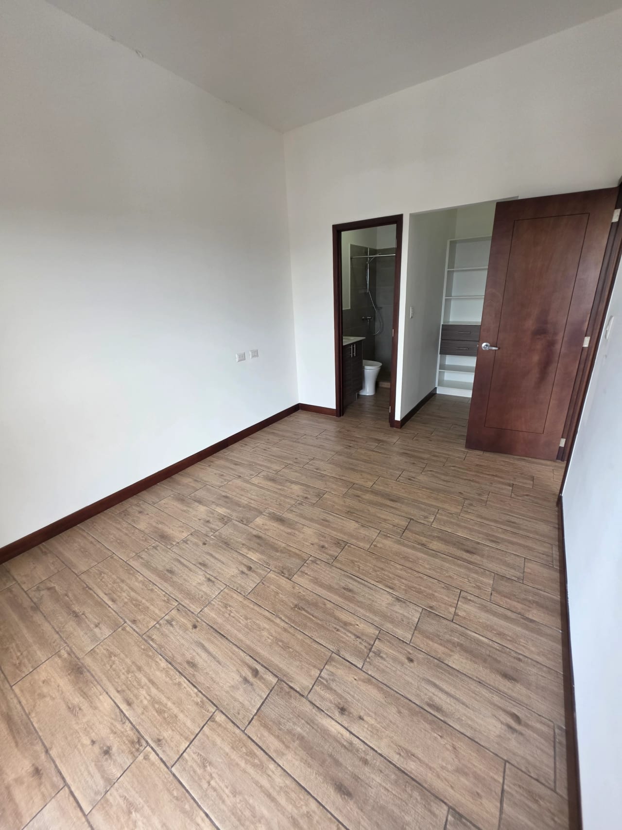 Renta Casalini zona 10 2 hab — Apartamento en Alquiler en Casalini Diagonal 6, Zona 10, Guatemala, Ciudad — foto 8 de 9