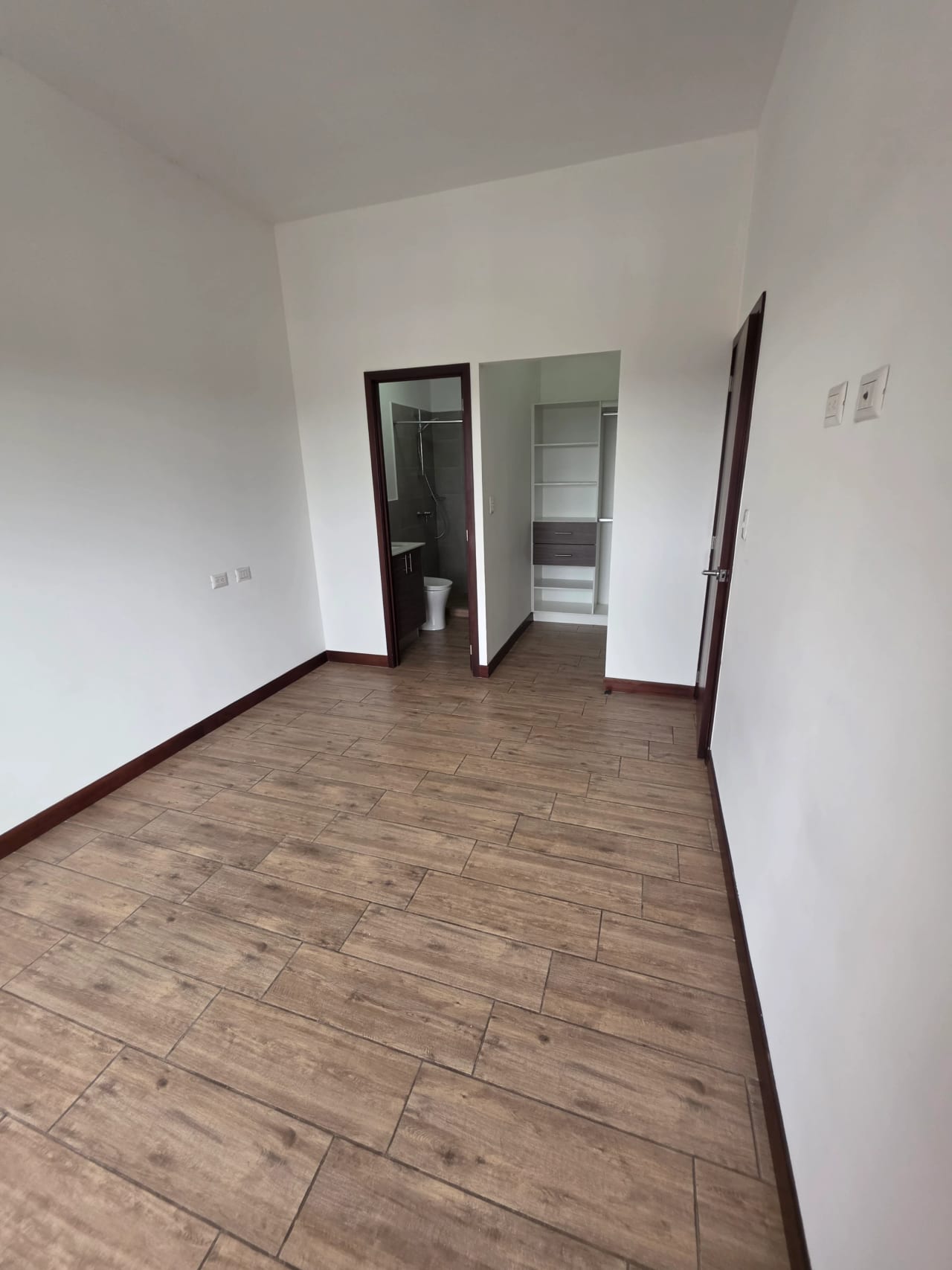 Renta Casalini zona 10 2 hab — Apartamento en Alquiler en Casalini Diagonal 6, Zona 10, Guatemala, Ciudad — foto 9 de 9