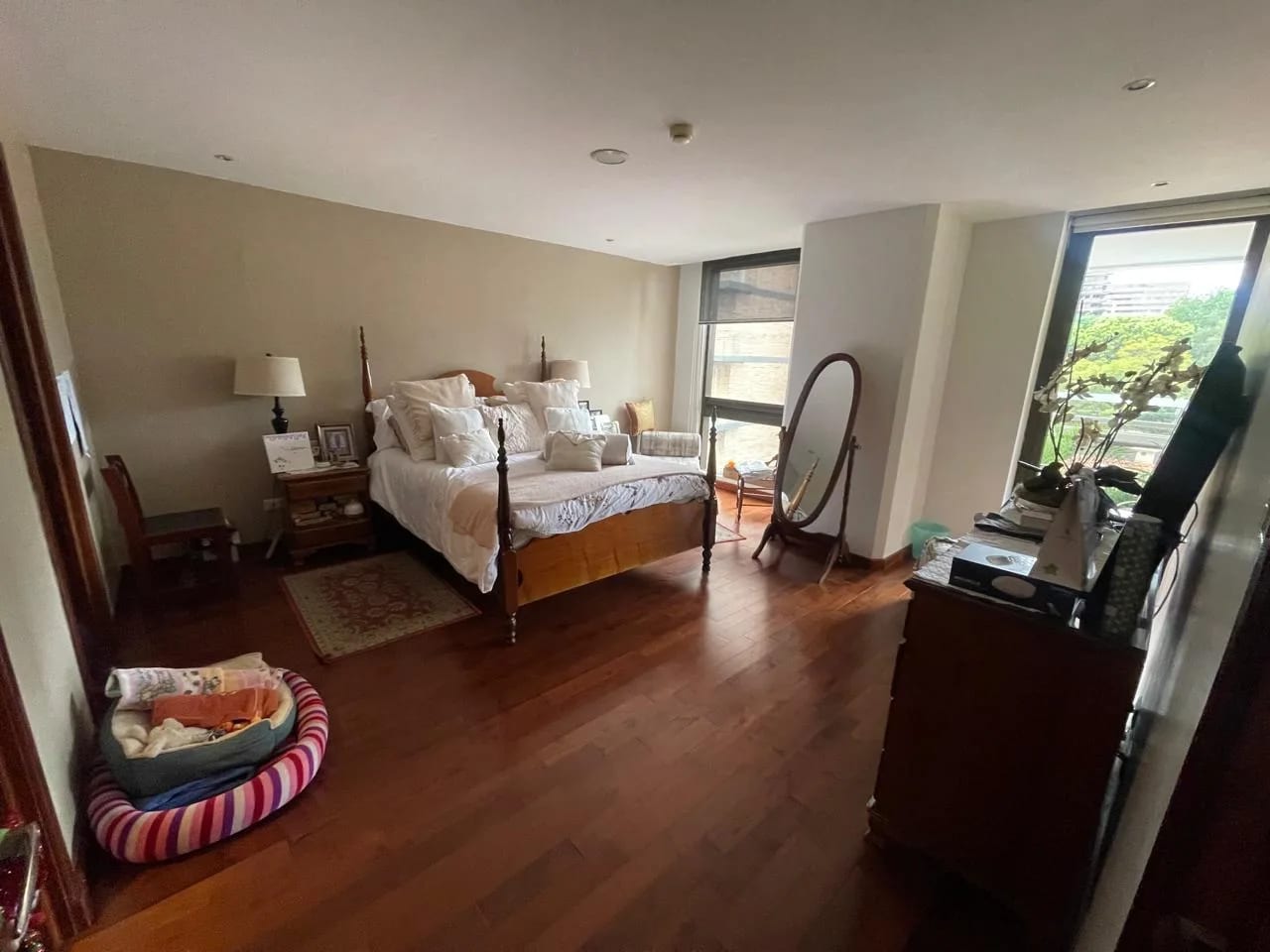 Apartamento amplio RENTA Tiffany z10 3 hab y servicio — Apartamento en Alquiler en Tiffany II, Zona 10, Guatemala, Ciudad — foto 11 de 14