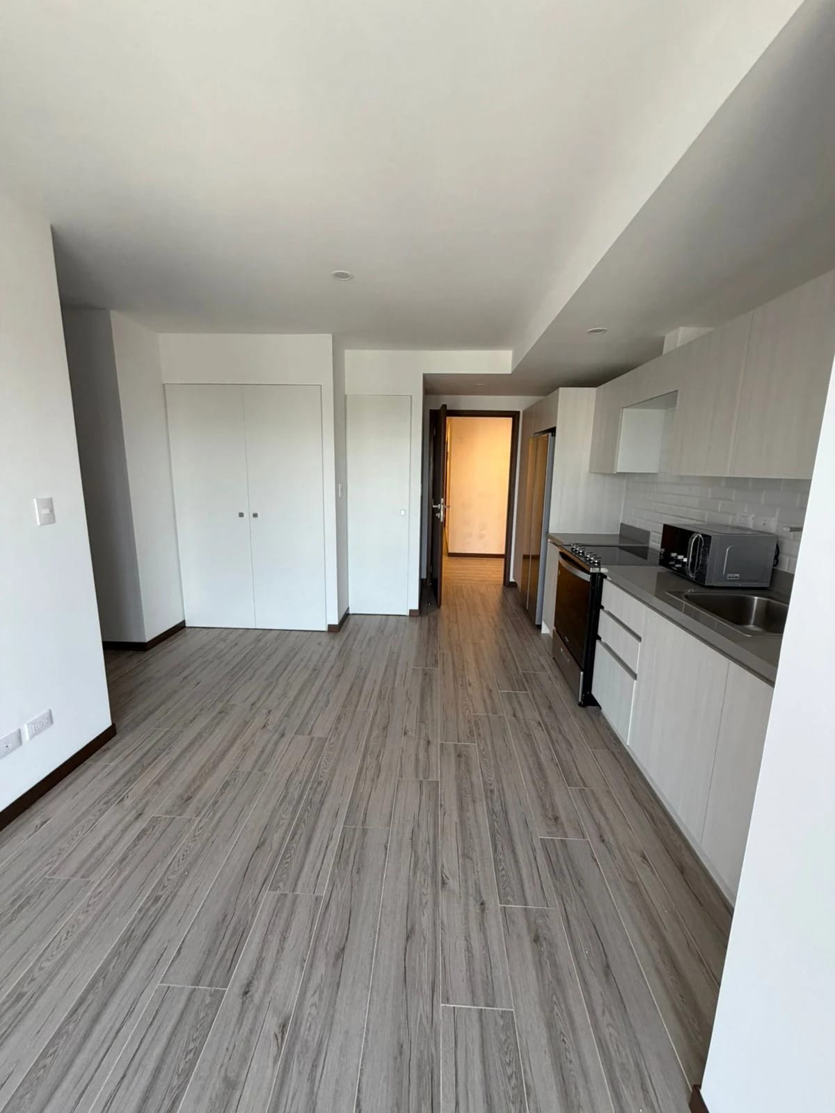 Renta Apartamento Neo 2 zona 10 2 habitaciones — Apartamento en Alquiler en Neo Apartamentos, Zona 10, Guatemala, Ciudad — foto 4 de 9