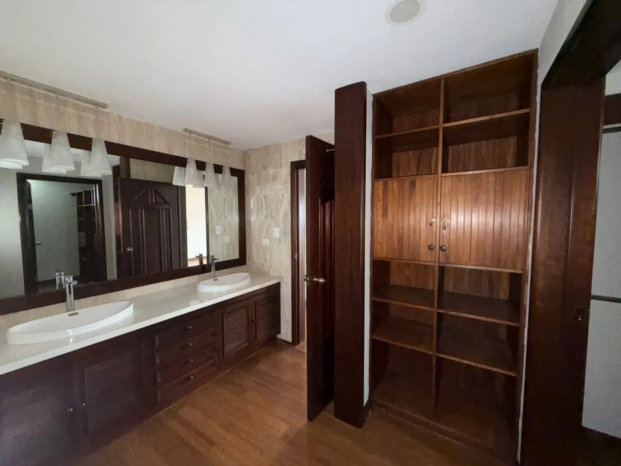 Apartamento en Venta Edificio Premiere Plaza Zona 10 — Apartamento en Venta en Zona 10, Guatemala, Ciudad — foto 6 de 13