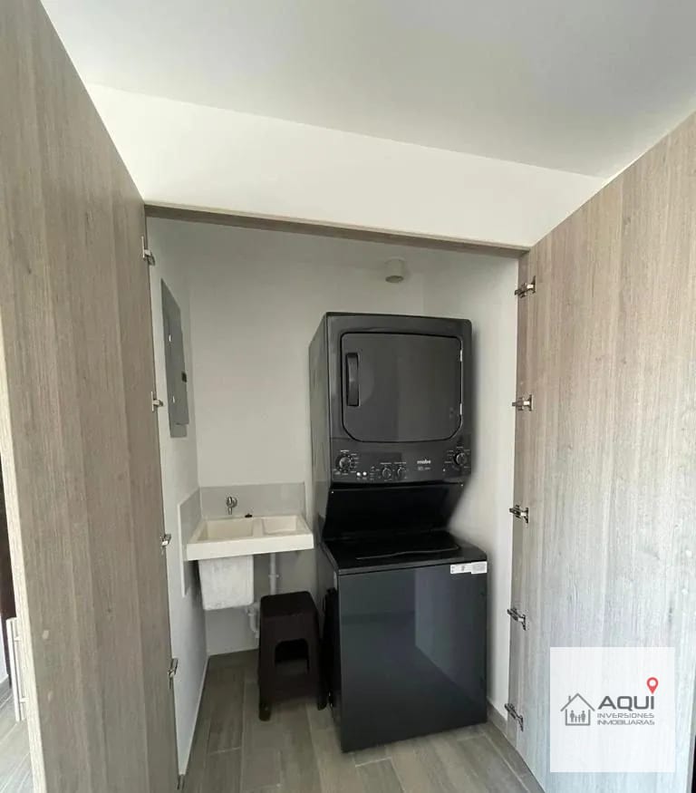 ¡se Renta Hermoso Apartamento en Parque 10! — Apartamento en Alquiler en Parque 10, Zona 10, Guatemala, Ciudad — foto 1 de 12