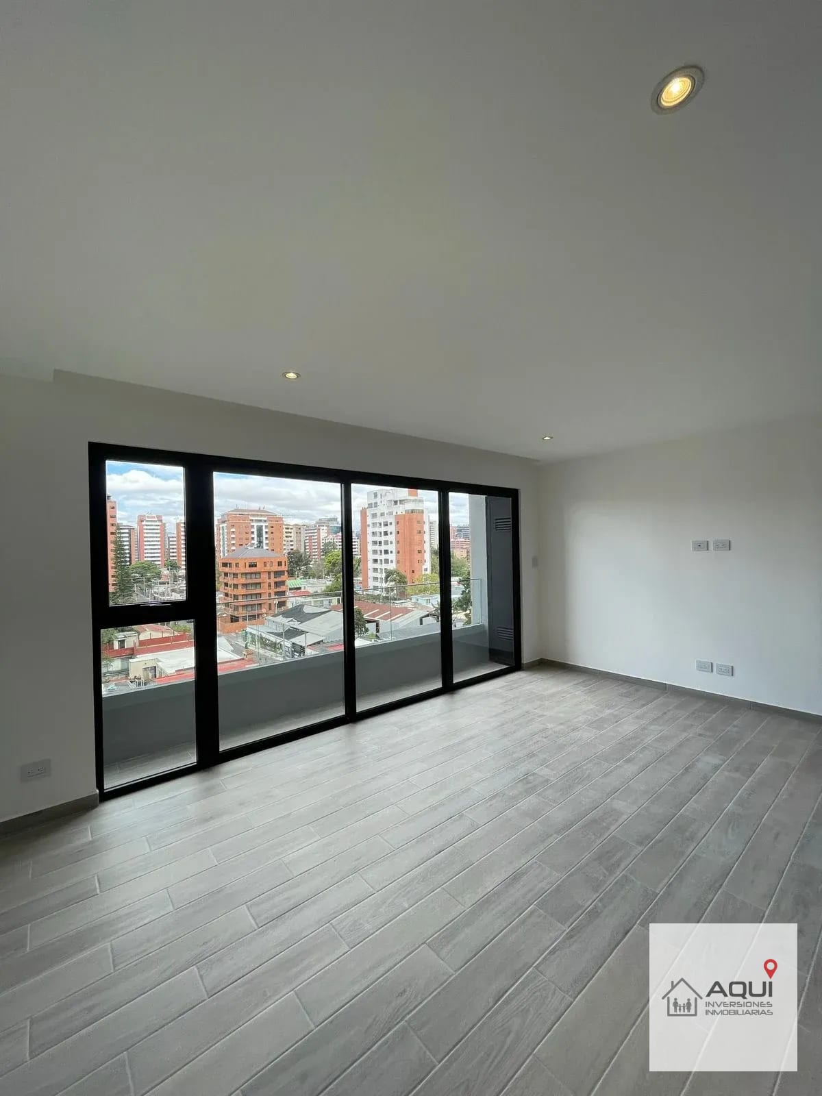 ¡se Renta Hermoso Apartamento en Parque 10! — Apartamento en Alquiler en Parque 10, Zona 10, Guatemala, Ciudad — foto 2 de 12