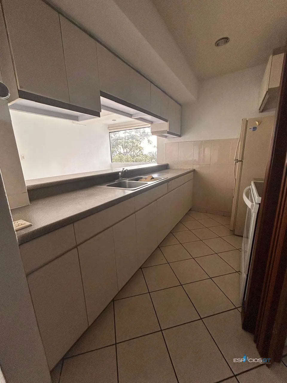 APARTAMENTO EN RENTA – EDIFICIO PACIFICA PLAZA, ZONA 14 - 6