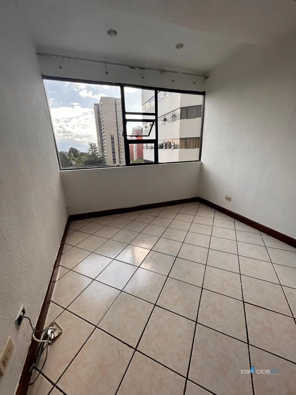 APARTAMENTO EN RENTA – EDIFICIO PACIFICA PLAZA, ZONA 14 - 5
