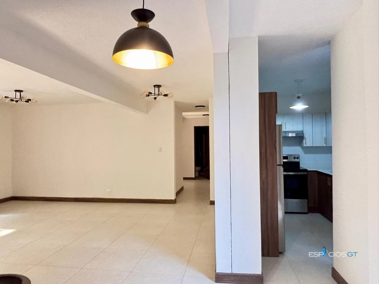 Apartamento en Renta – Primer Nivel Remodelado | Zona 10 📍 Excelente ubicación frente a Oakland Place, Zona 10 — Apartamento en Alquiler en Zona 10, Guatemala, Ciudad — foto 2 de 7