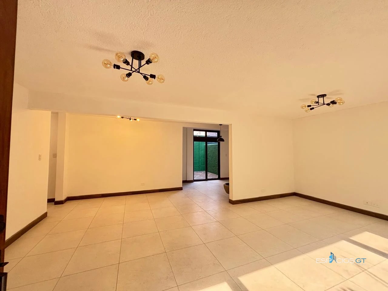 Apartamento en Renta – Primer Nivel Remodelado | Zona 10 📍 Excelente ubicación frente a Oakland Place, Zona 10 — Apartamento en Alquiler en Zona 10, Guatemala, Ciudad — foto 7 de 7