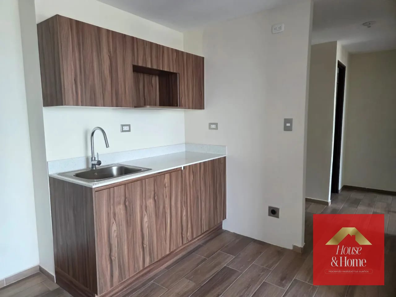 apartamento en venta zona 2 de Mixco-cerca de la Calzada Roosevelt — Apartamento en Venta en Torre Zentia, Zona 2 Mixco, Guatemala, Ciudad — foto 2 de 11