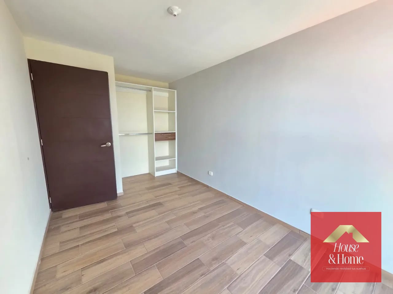 apartamento en venta zona 2 de Mixco-cerca de la Calzada Roosevelt — Apartamento en Venta en Torre Zentia, Zona 2 Mixco, Guatemala, Ciudad — foto 5 de 11