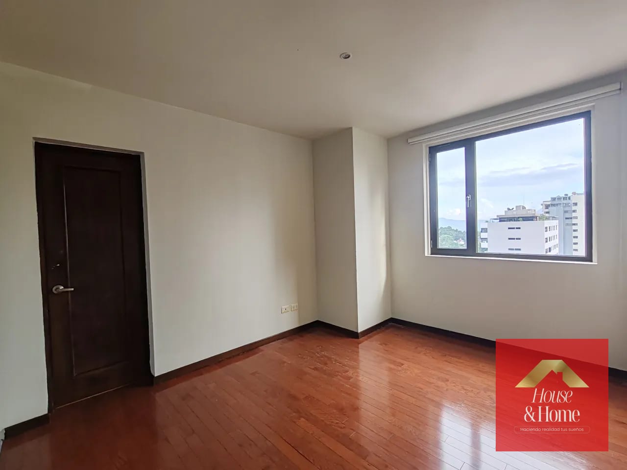Renta de apartamento en zona 14 — Apartamento en Alquiler en Plenum 14, Zona 14, Guatemala, Ciudad — foto 7 de 11