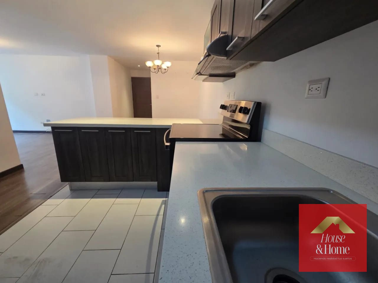 Cocina — Venta de apartamento en zona 7 — Apartamento en Venta en Di Fiori, Zona 7, Guatemala, Ciudad — foto 7 de 15
