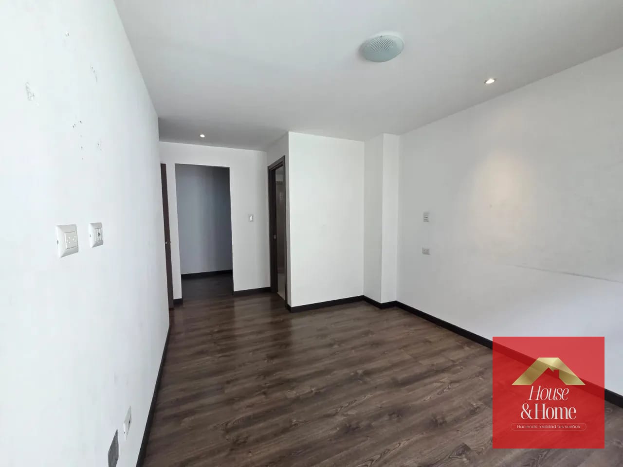 Dormitorio 2 — Venta de apartamento en zona 7 — Apartamento en Venta en Di Fiori, Zona 7, Guatemala, Ciudad — foto 9 de 15