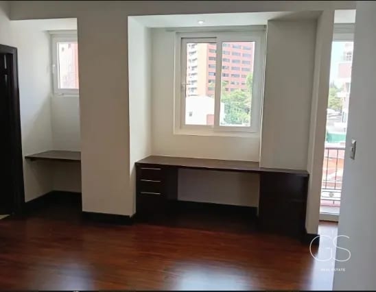 Apartamento Duplex, en zona 14 — Apartamento en Alquiler en Quinta Avenida, Zona 14, Guatemala, Ciudad — foto 3 de 10