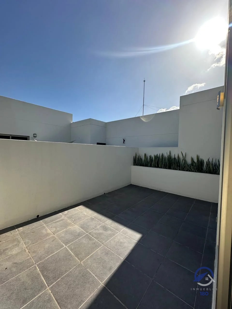 Apartamento en renta en Edificio Verona, zona 10 - 17
