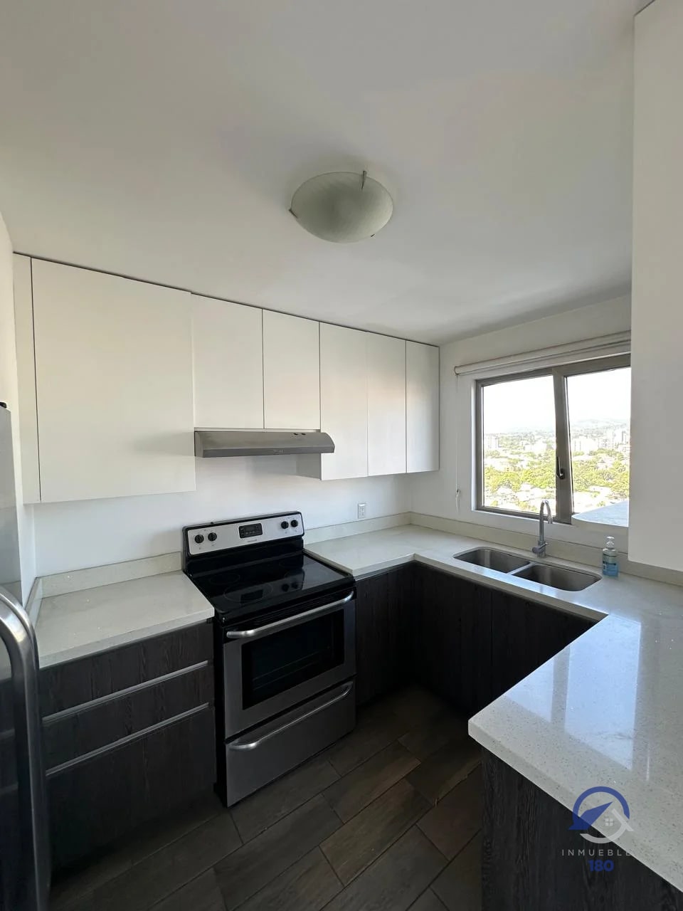 Apartamento en renta en Edificio Verona, zona 10 - 2