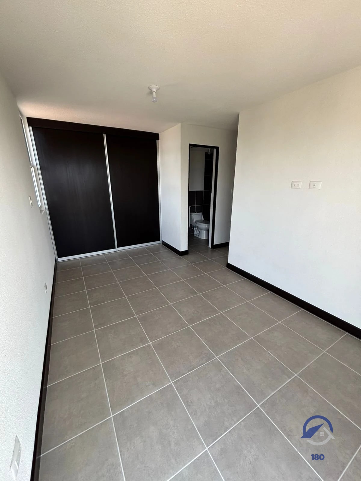 Apartamento en renta en Edificio Esenta, zona 12 — Apartamento en Venta en Esenta, Zona 12, Guatemala, Ciudad — foto 6 de 15