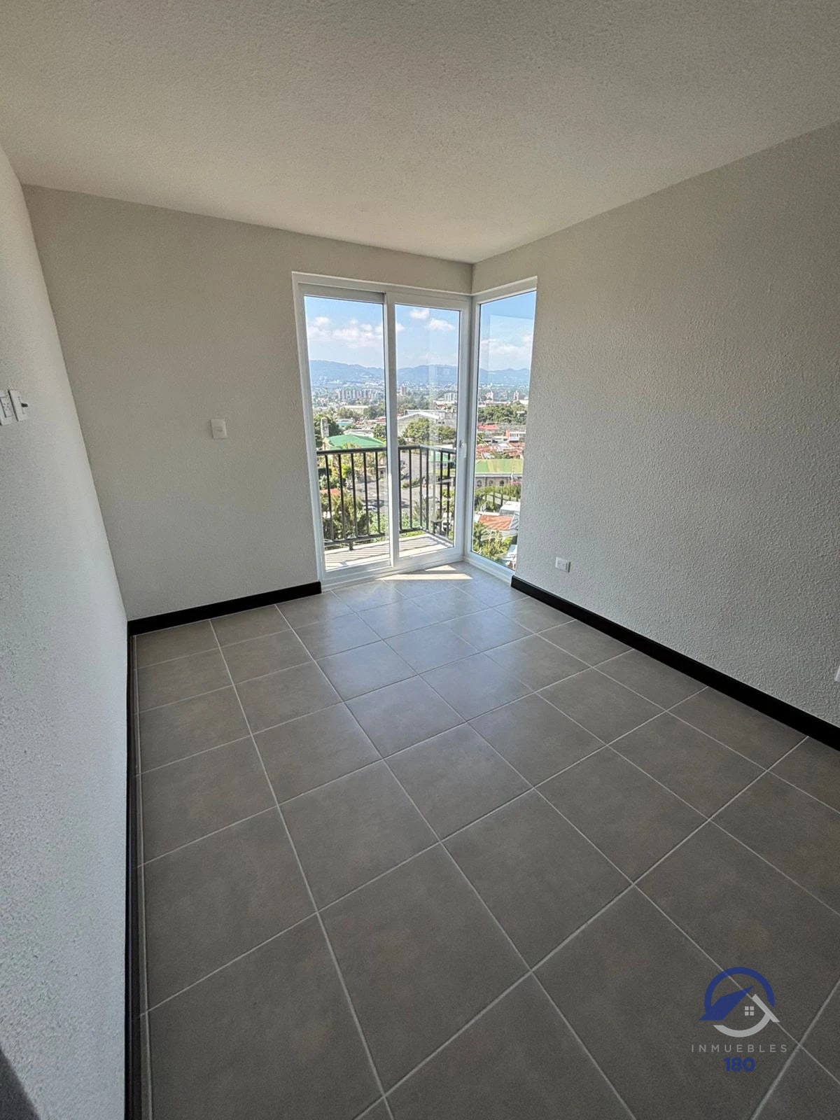Apartamento en renta en Edificio Esenta, zona 12 — Apartamento en Venta en Esenta, Zona 12, Guatemala, Ciudad — foto 4 de 15