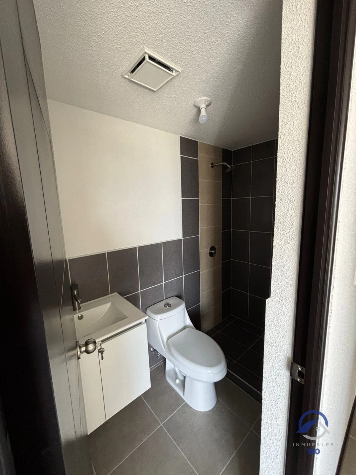 Apartamento en renta en Edificio Esenta, zona 12 — Apartamento en Venta en Esenta, Zona 12, Guatemala, Ciudad — foto 8 de 15