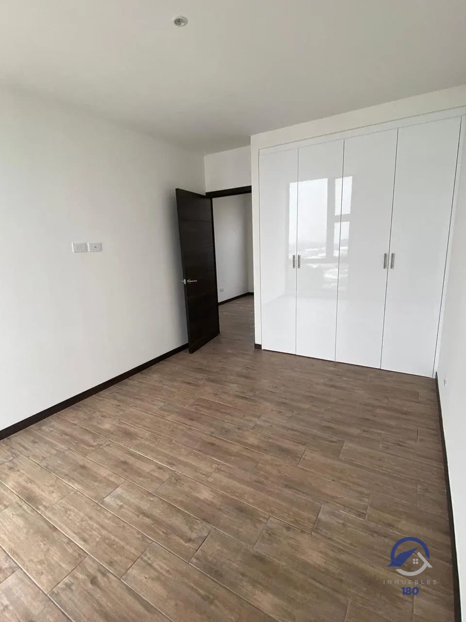 Apartamento en alquiler en Edificio Auré, zona 13 — Apartamento en Alquiler en Aure, Zona 13, Guatemala, Ciudad — foto 11 de 15