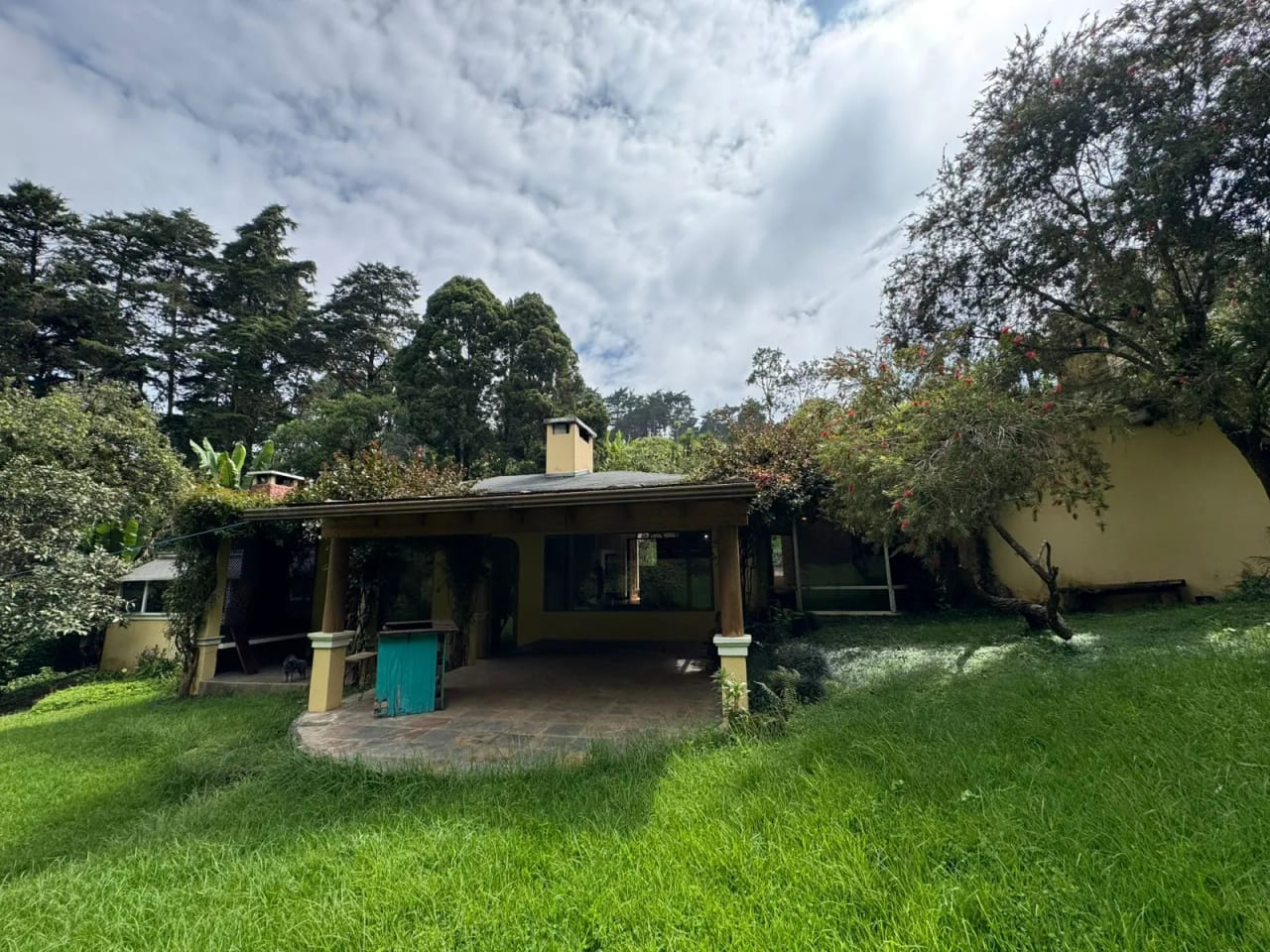 Renta de casa con amplio terreno en Condominio San Rafael | Km.16.5 CAES — Casa en Alquiler en Carretera a El Salvador, Guatemala, Ciudad — foto 2 de 13