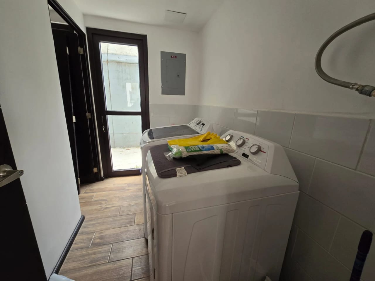 Renta de apartamento amueblado en Edificio Natur Premium Nivel 2 | Zona 16 — Apartamento en Alquiler en Zona 16, Guatemala, Ciudad — foto 4 de 14