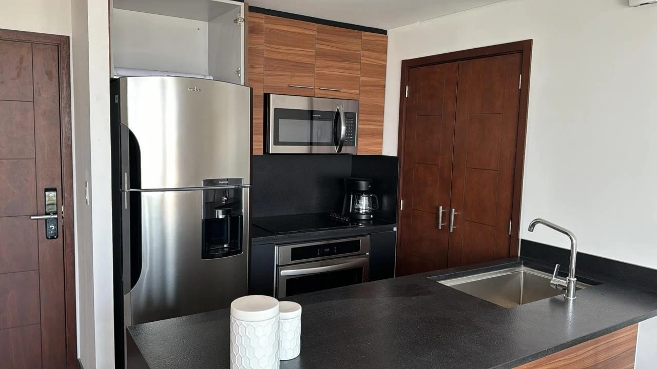 Renta de Apartamento Amueblado en Edificio RESERVA 5ta Zona 14 — Apartamento en Alquiler en Zona 14, Guatemala, Ciudad — foto 1 de 3