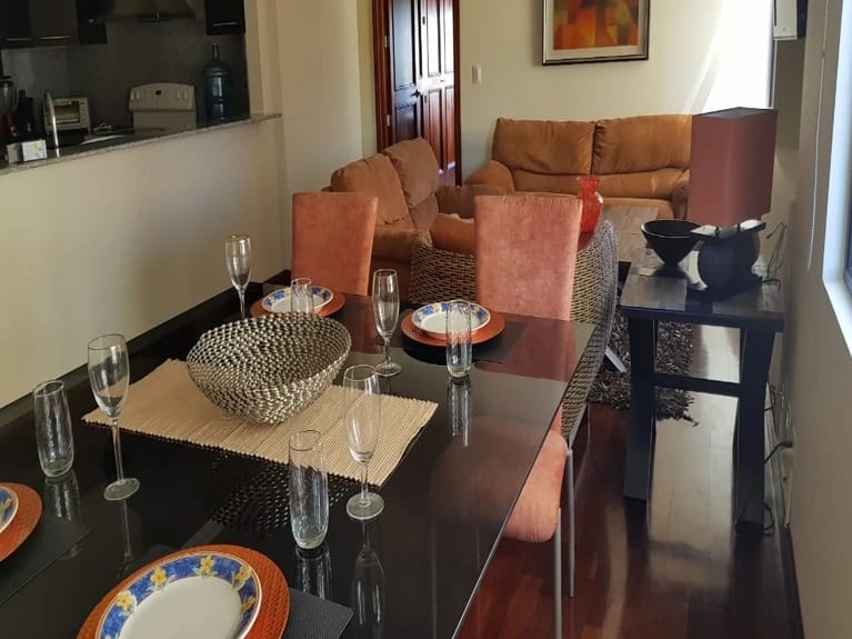 Renta de apartamento amueblado en Edificio San Patricio 1 | Zona 14 - Image 1