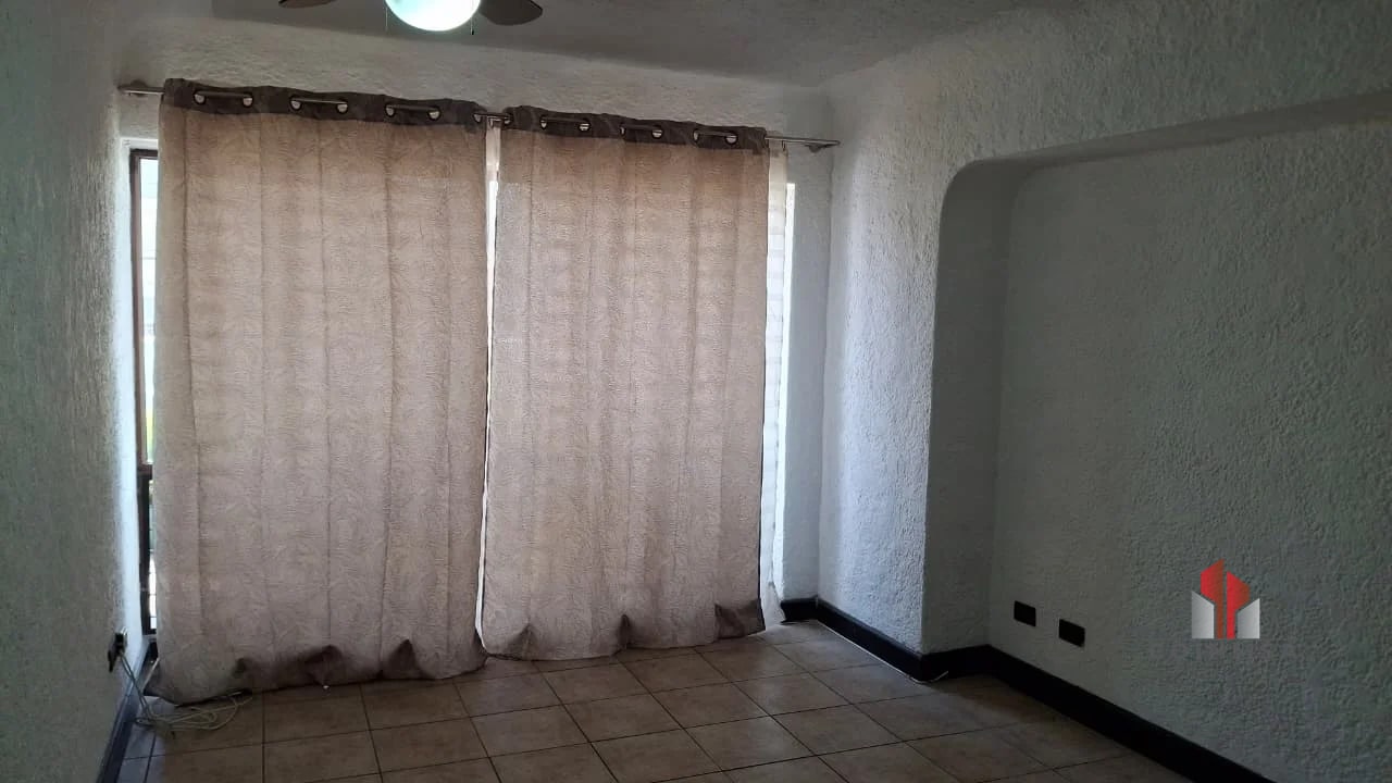Apartamento semi-amueblado en Renta zona 10 - 10