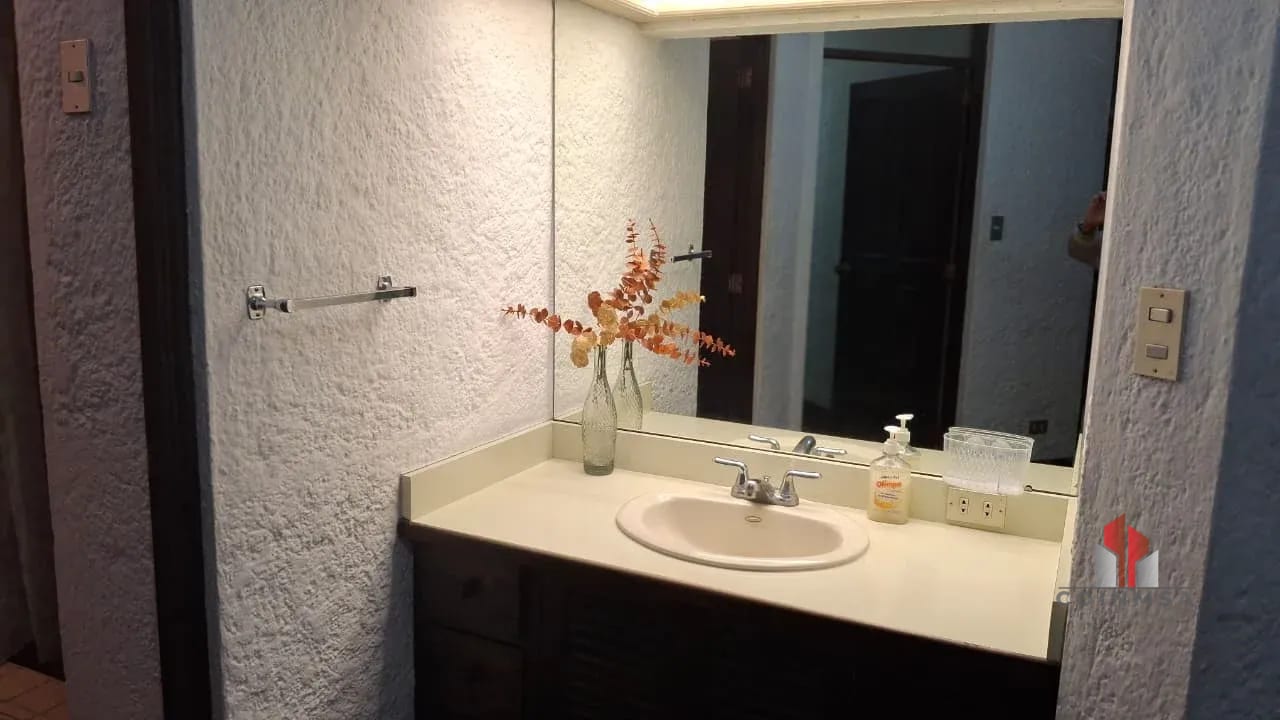 Apartamento amueblado en renta zona 10 / Las Cañas — Apartamento en Alquiler en Santa Clara Las Cañas, Zona 10, Guatemala, Ciudad — foto 14 de 15