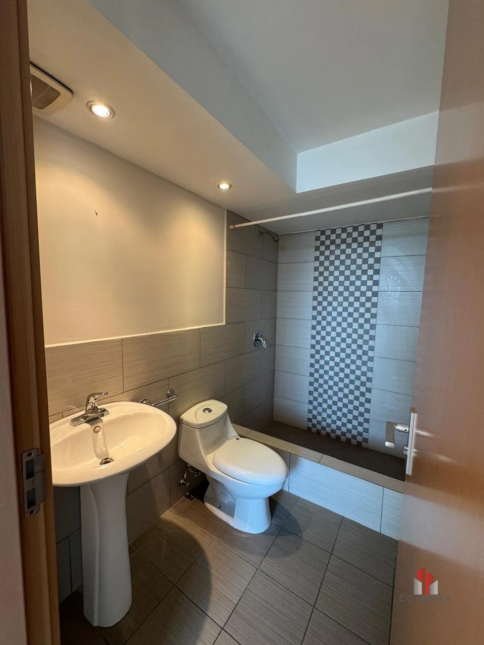 Apartamento en renta y venta zona 14 / Condado la Villa — Apartamento en Alquiler en Condado La Villa, Zona 14, Guatemala, Ciudad — foto 4 de 8