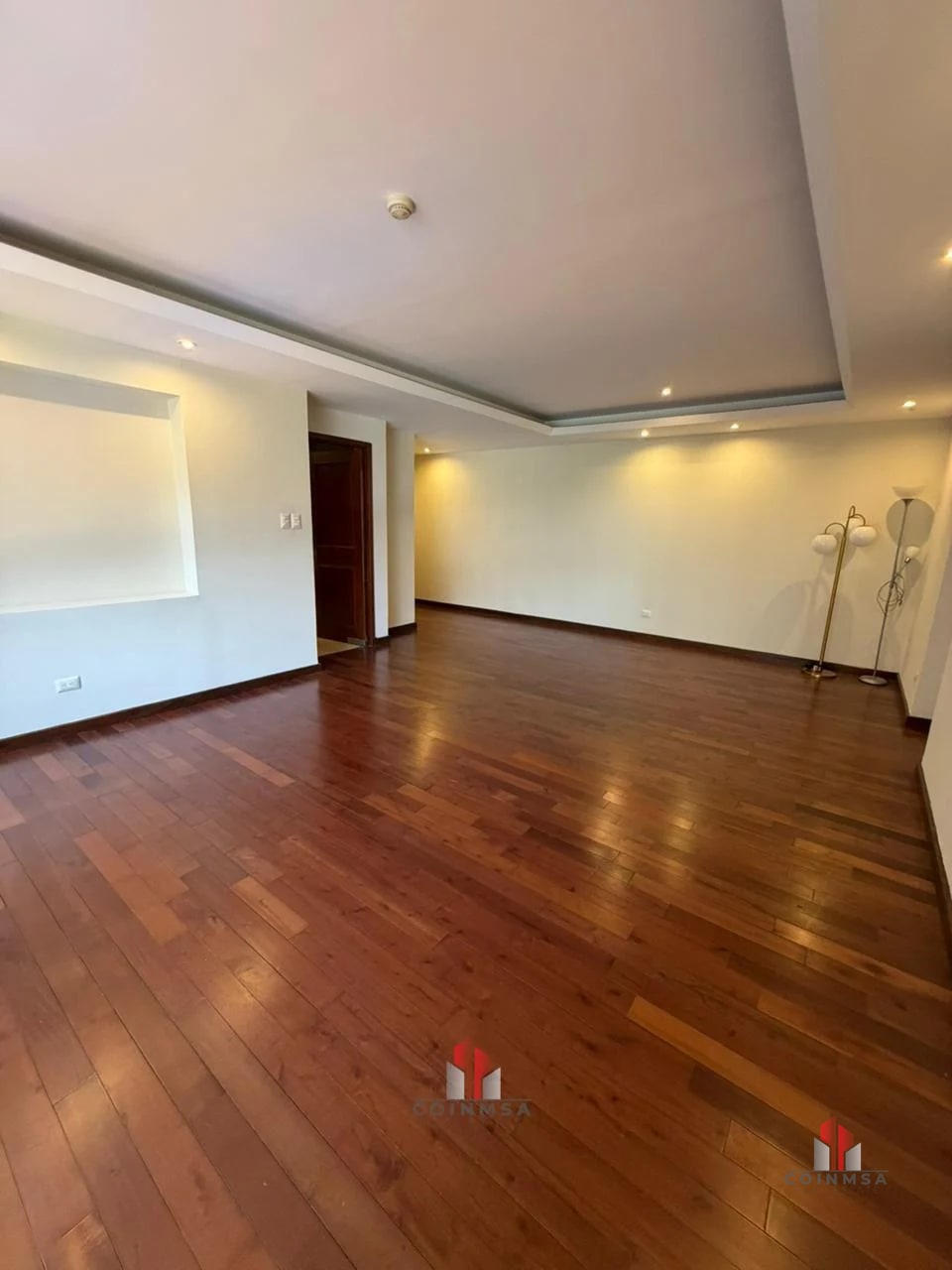 Apartamento en Renta zona 10 / Tiffany II — Apartamento en Alquiler en Tiffany II, Zona 10, Guatemala, Ciudad — foto 4 de 17