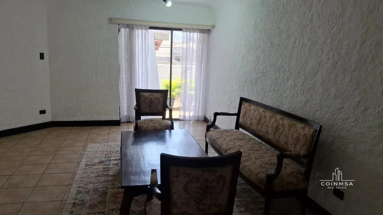 Apartamento semi-amueblado en Renta zona 10 — Apartamento en Alquiler en Las Cañas, Zona 10, Guatemala, Ciudad — foto 1 de 9