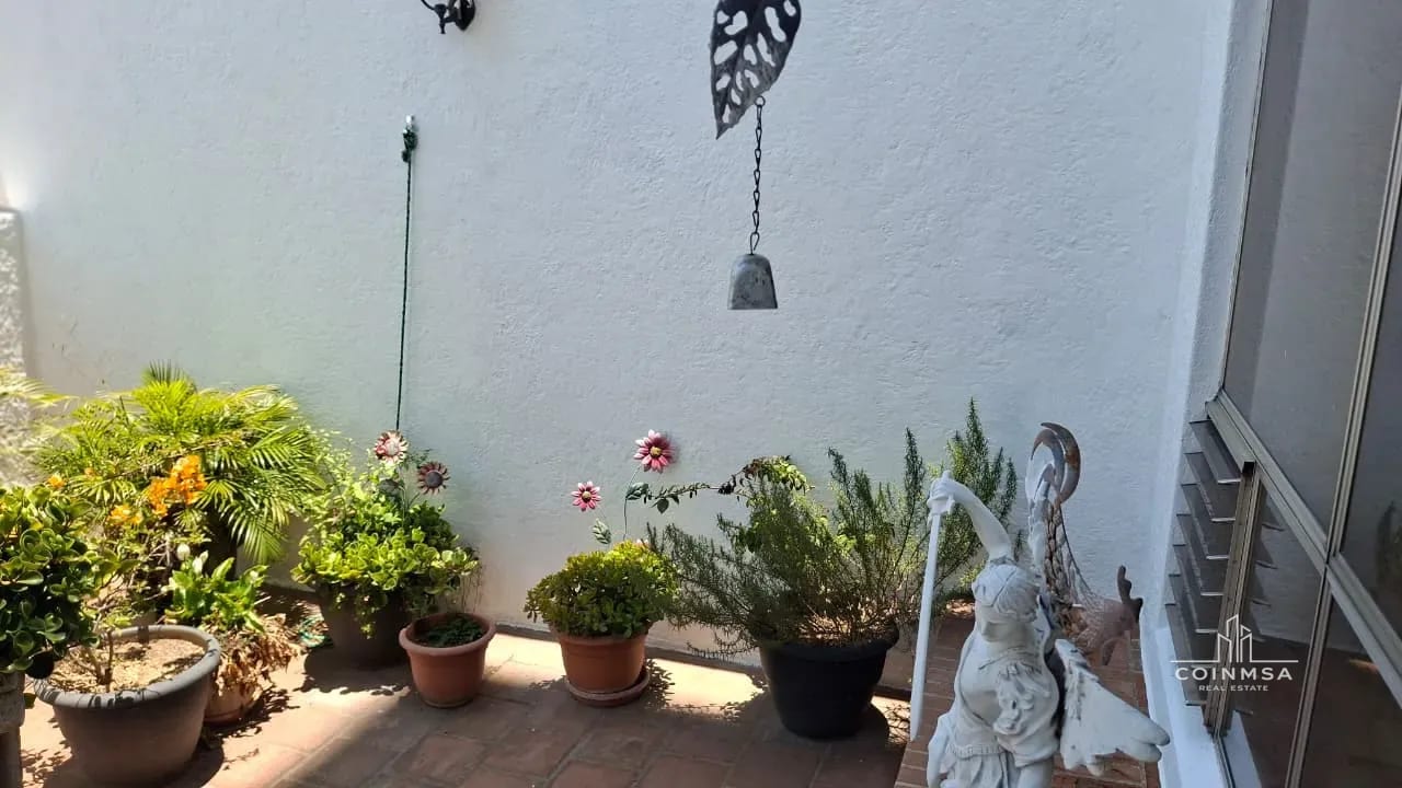 Apartamento semi-amueblado en Renta zona 10 — Apartamento en Alquiler en Las Cañas, Zona 10, Guatemala, Ciudad — foto 4 de 9