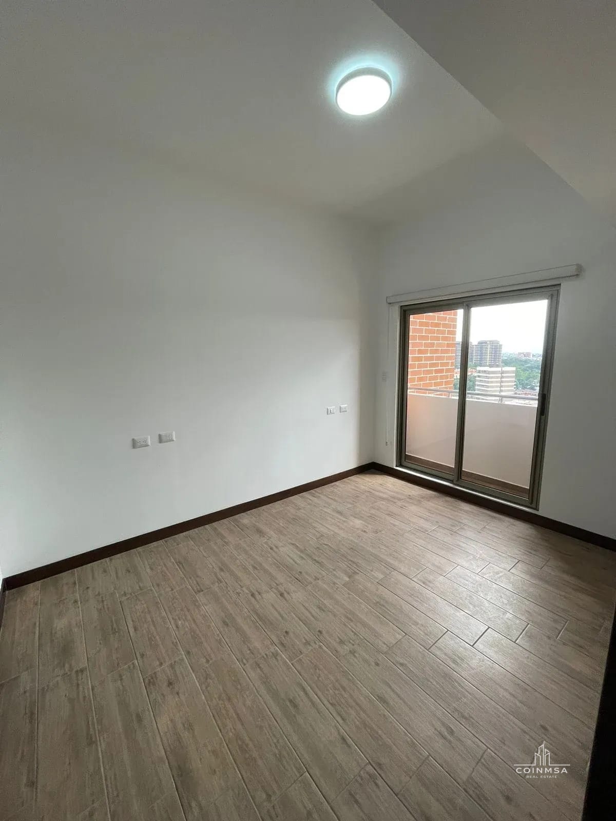 Apartamento en renta en zona 10 / Casalini Diagonal 6 — Apartamento en Alquiler en Casalini Diagonal 6, Zona 10, Guatemala, Ciudad — foto 5 de 14
