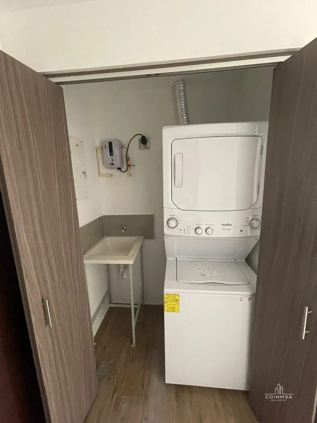 Apartamento en renta en zona 10 / Casalini Diagonal 6 — Apartamento en Alquiler en Casalini Diagonal 6, Zona 10, Guatemala, Ciudad — foto 6 de 14