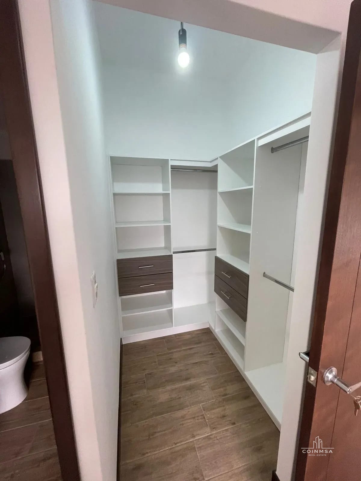 Apartamento en renta en zona 10 / Casalini Diagonal 6 — Apartamento en Alquiler en Casalini Diagonal 6, Zona 10, Guatemala, Ciudad — foto 9 de 14