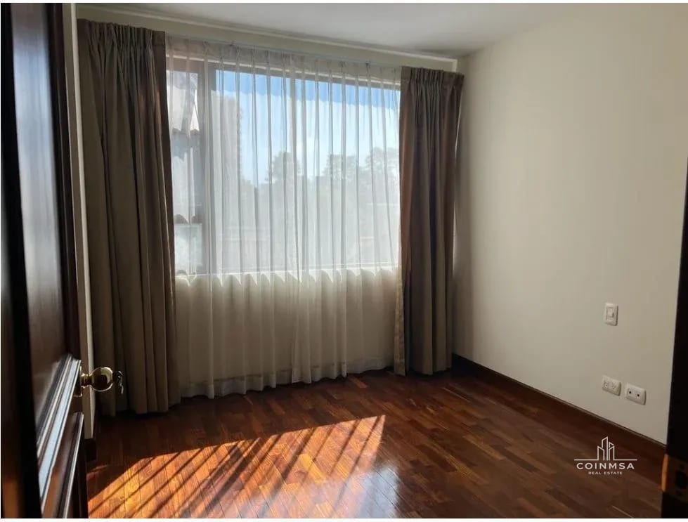 Apartamento en renta zona 10 / Altos de Santa Clara — Apartamento en Alquiler en Altos de Santa Clara, Zona 10, Guatemala, Ciudad — foto 4 de 11