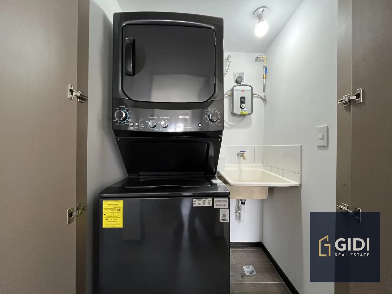 Lavandería — A 15 min. de Antigua, rento apartamento amoblado, 3 dorm. Q5,000 — Apartamento en Alquiler en Santa Lucía Milpas Altas, Sacatepéquez — foto 9 de 17