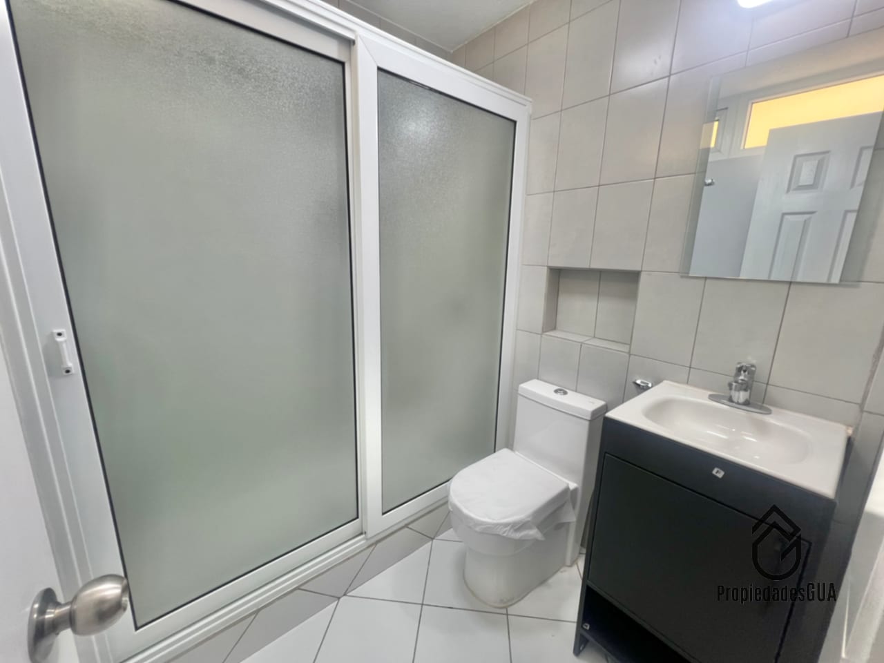 Apartamentos amplios y recién remodelados zona 13 (copia) — Apartamento en Alquiler en Zona 13, Guatemala, Ciudad — foto 10 de 11