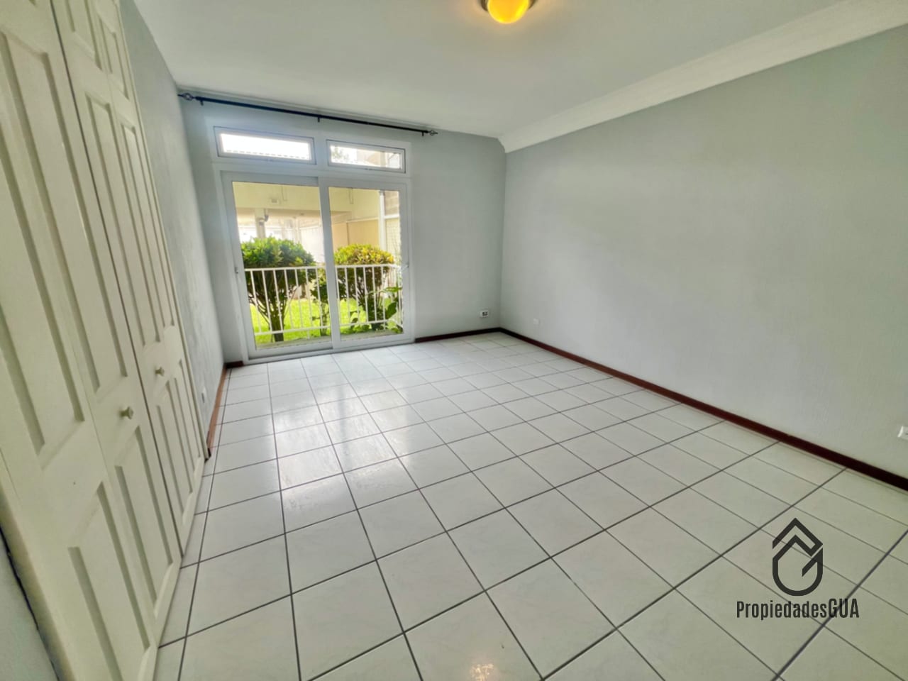 Apartamentos amplios y recién remodelados zona 13 (copia) — Apartamento en Alquiler en Zona 13, Guatemala, Ciudad — foto 11 de 11