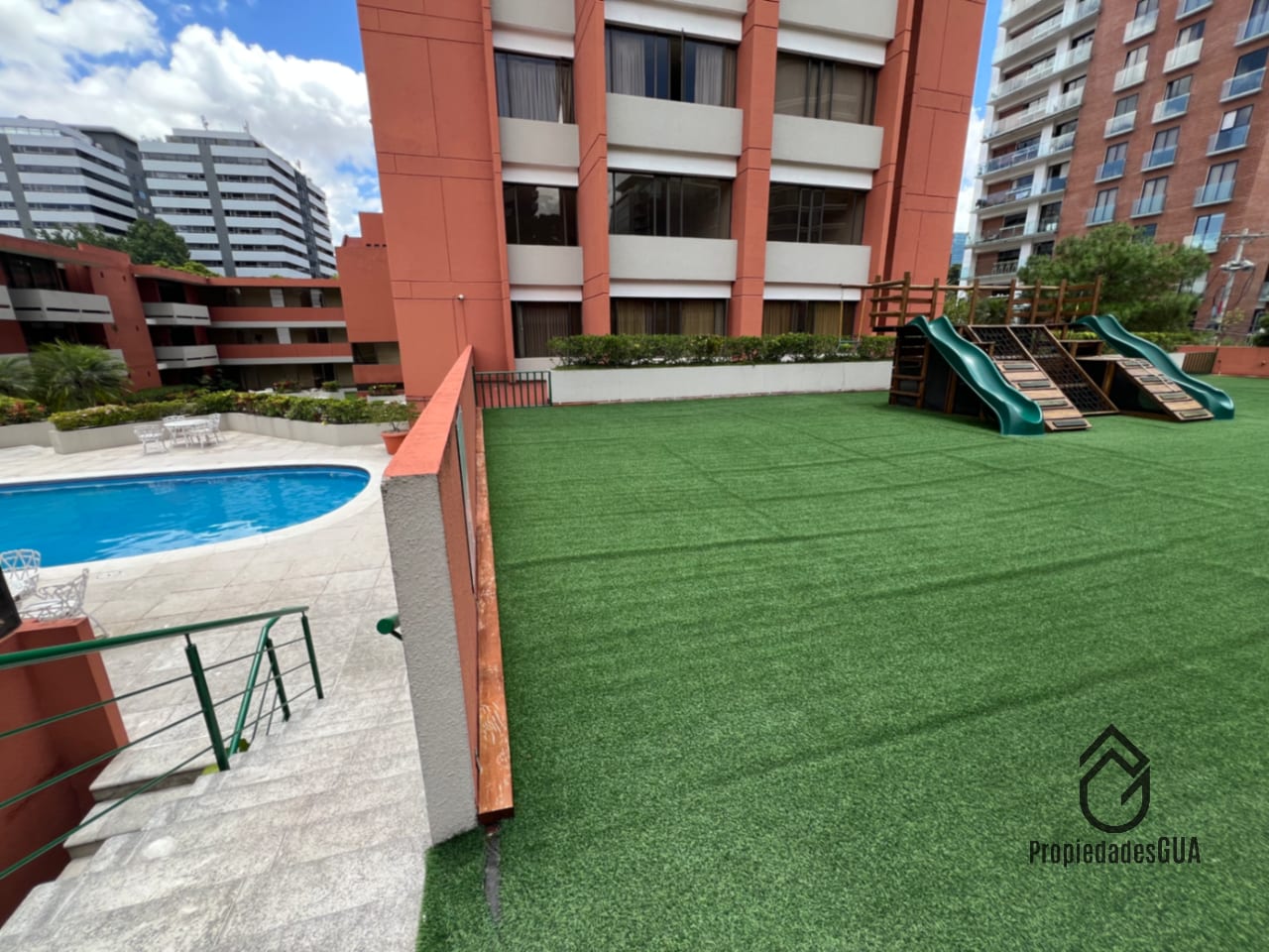 Apartamento CON JARDIN aceptan mascotas para inversión — Apartamento en Venta en Zona 10, Guatemala, Ciudad — foto 1 de 11