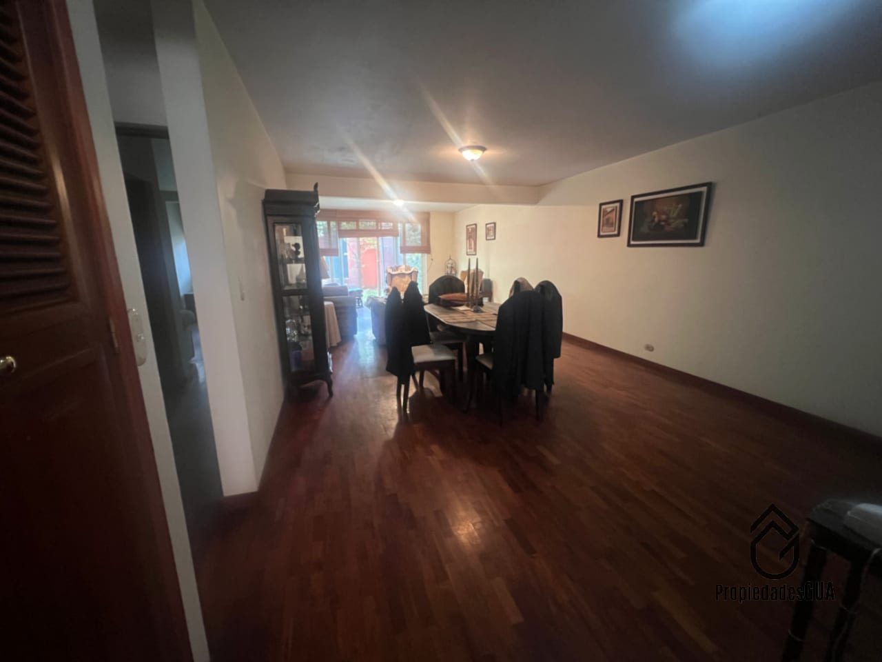 Apartamento CON JARDIN aceptan mascotas para inversión — Apartamento en Venta en Zona 10, Guatemala, Ciudad — foto 6 de 11