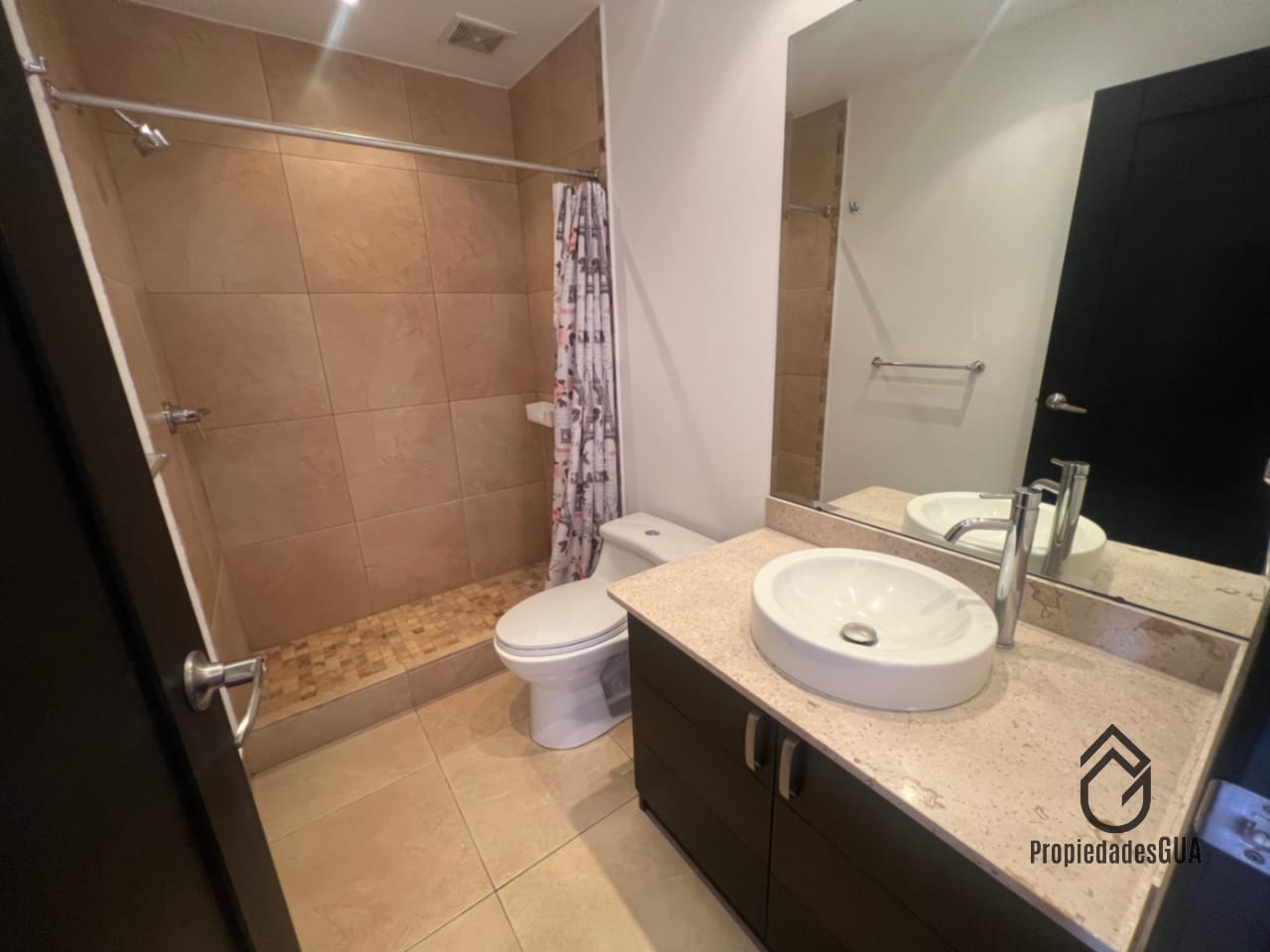 Apartamento amplio con amenidades — Apartamento en Venta en Zona 10, Guatemala, Ciudad — foto 10 de 16