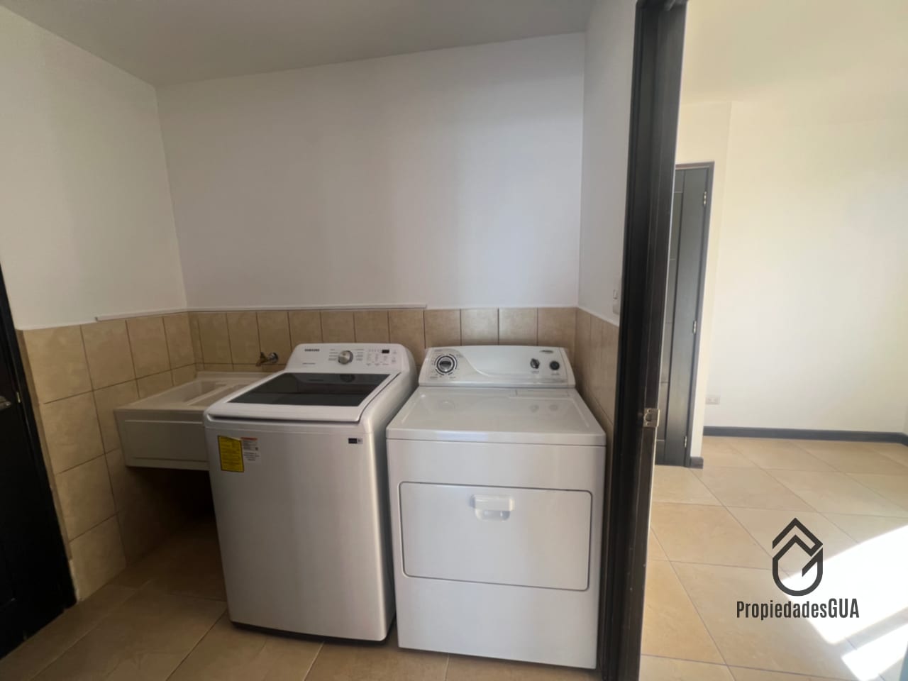 Apartamento amplio con amenidades — Apartamento en Venta en Zona 10, Guatemala, Ciudad — foto 12 de 16