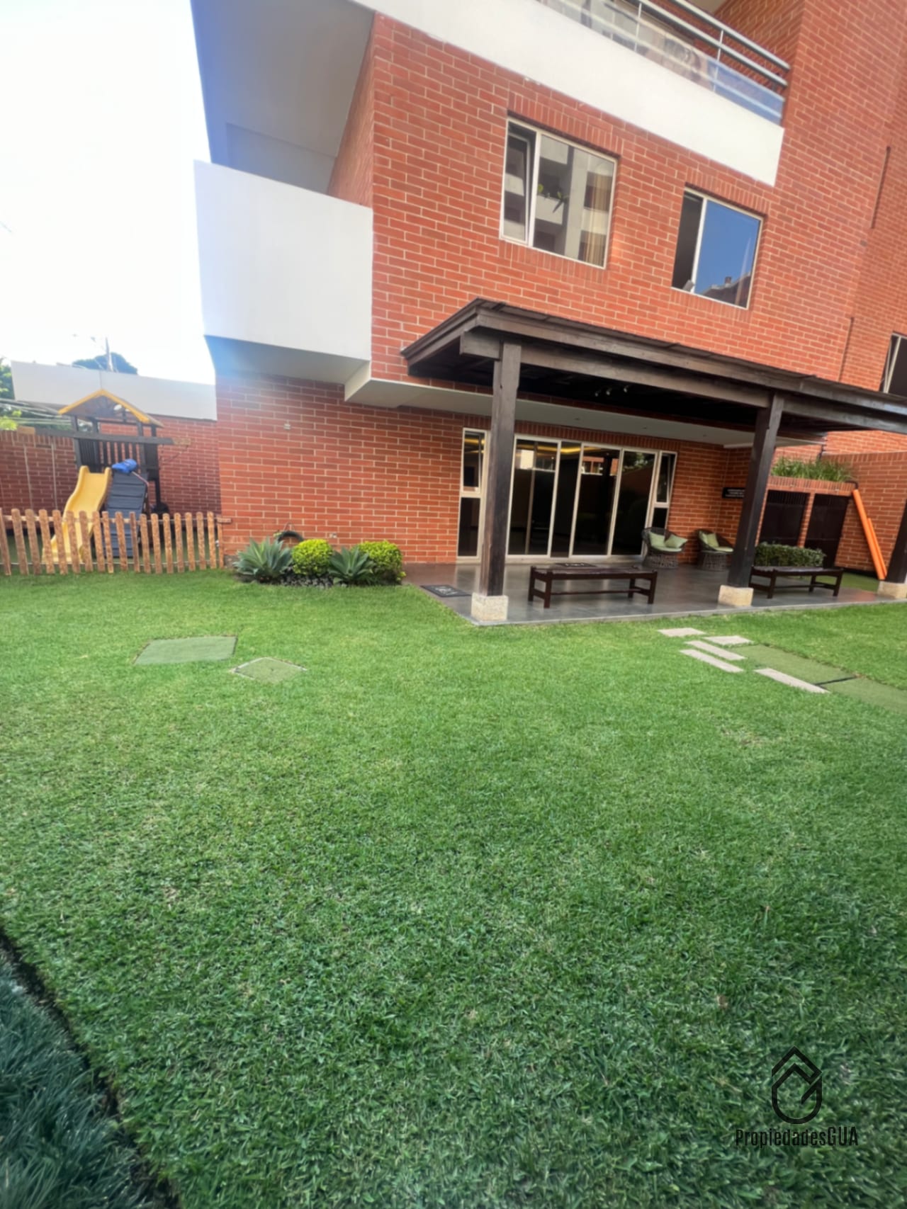 Apartamento amplio con amenidades — Apartamento en Venta en Zona 10, Guatemala, Ciudad — foto 14 de 16