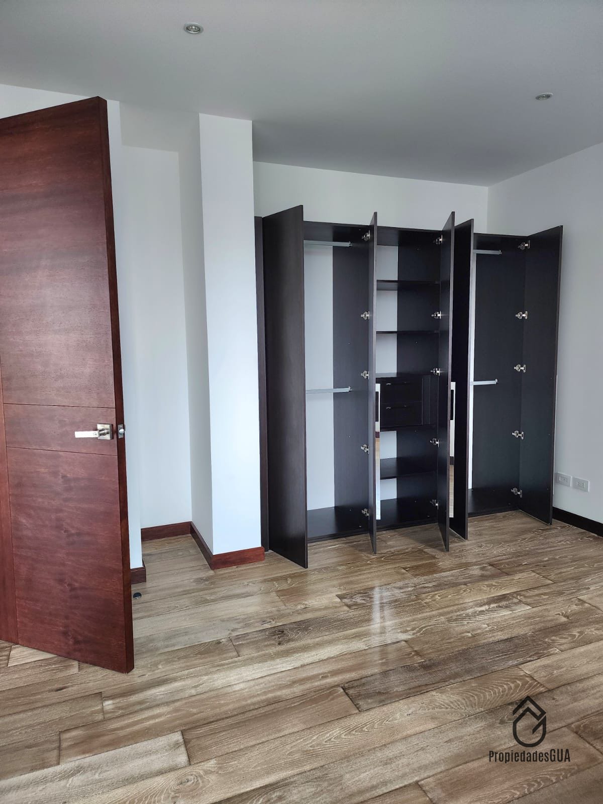 Apartamento en renta en Vhista zona 15 — Apartamento en Alquiler en Zona 15, Guatemala, Ciudad — foto 11 de 14