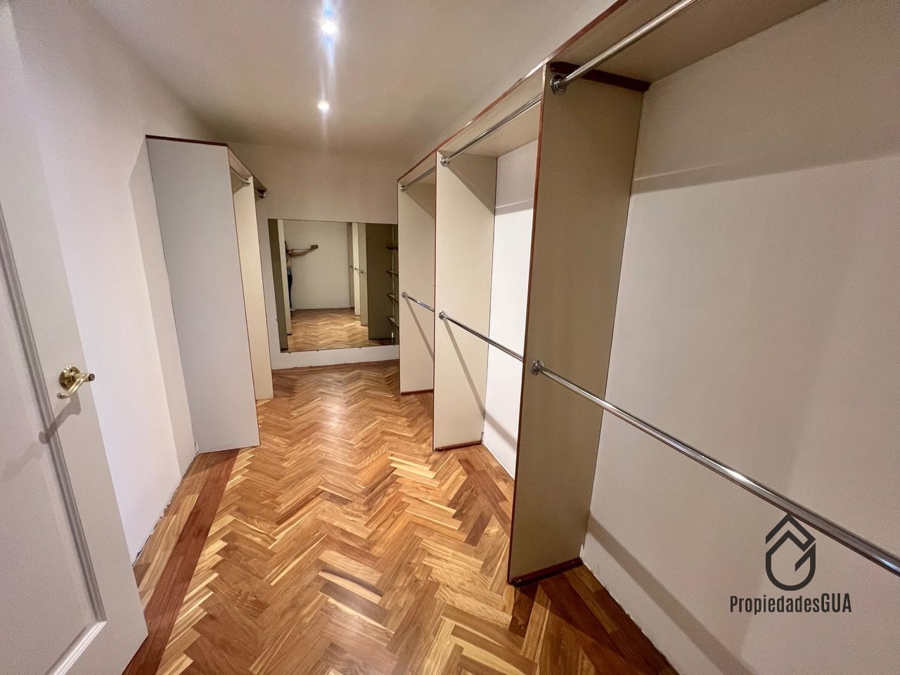 Apartamento amplio remodelado — Apartamento en Venta en Zona 14, Guatemala, Ciudad — foto 7 de 13