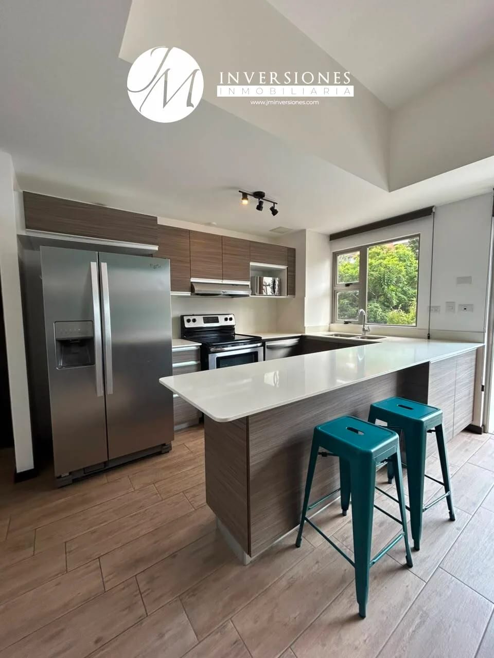 Apartamento En Renta Amueblado En Zona 10 — Apartamento en Alquiler en Zona 10, Guatemala, Ciudad — foto 1 de 16